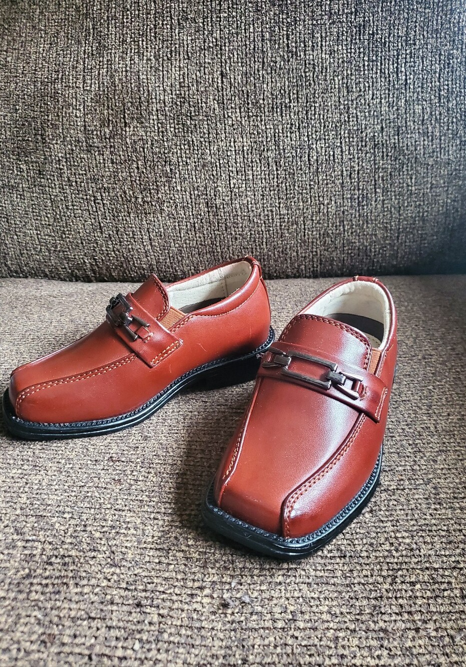 Boy's Classic Brown Slip-On Loafers NEW Size 6 (Little Boy)